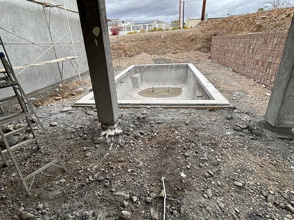 2nd image of 2895 Palisades Dr