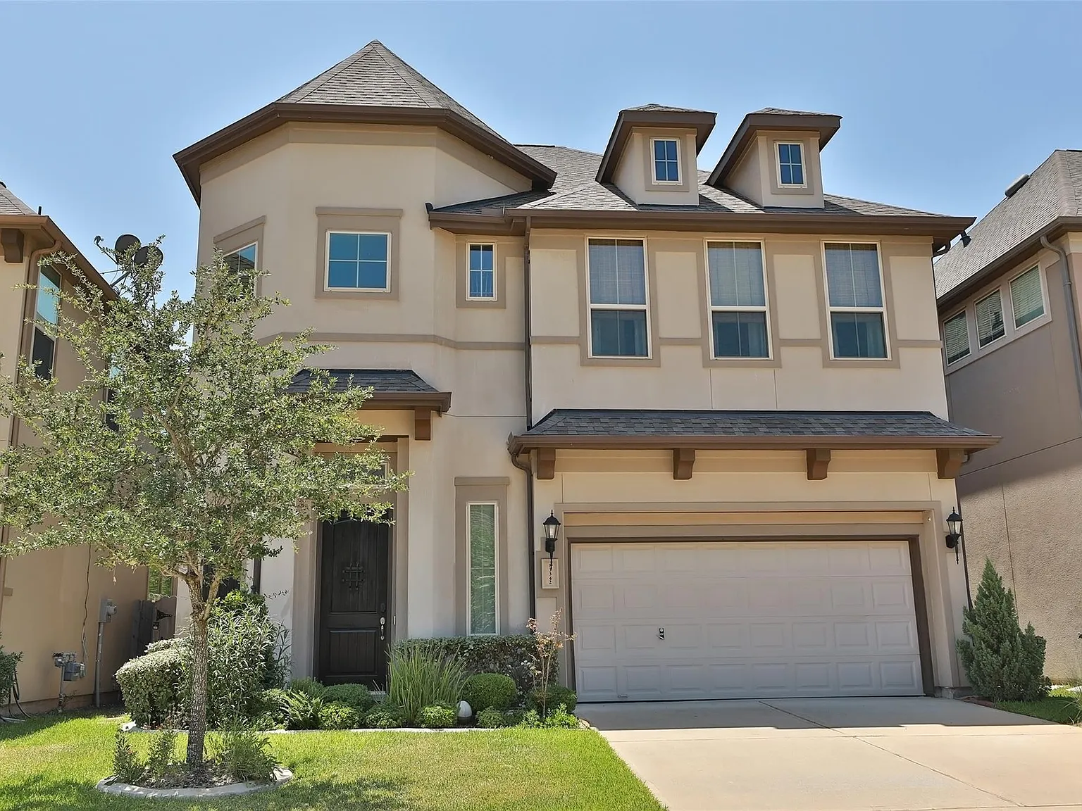 3 bed, 3.5 bath, 2489 sqft, $5,500 — Photo 2