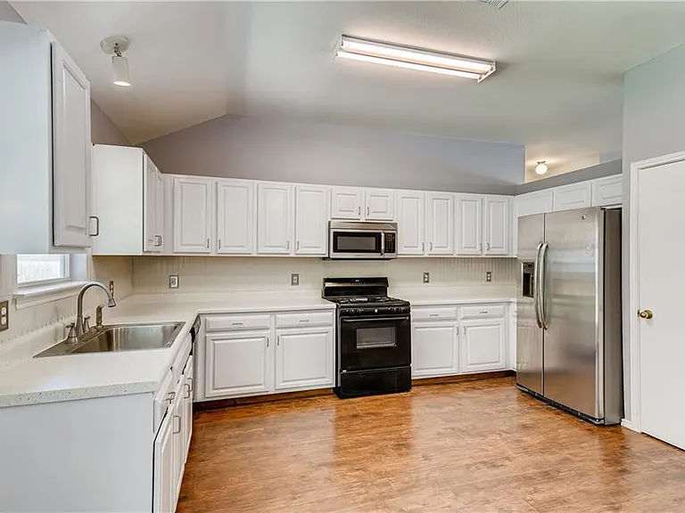 1804 Whirlwind Trl — Photo 11