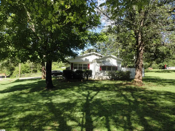 1502 Park Ridge Dr, Seneca, SC 29672
