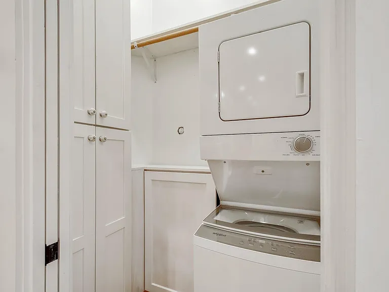 131 Adams St #2 — Photo 8