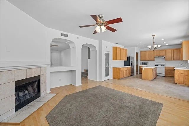39221 Chantilly Ln — Photo 21