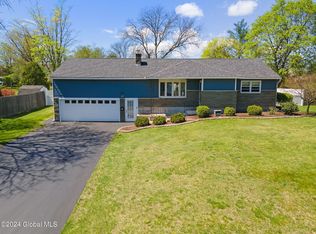 14 Drawbridge Dr, Albany, NY 12203