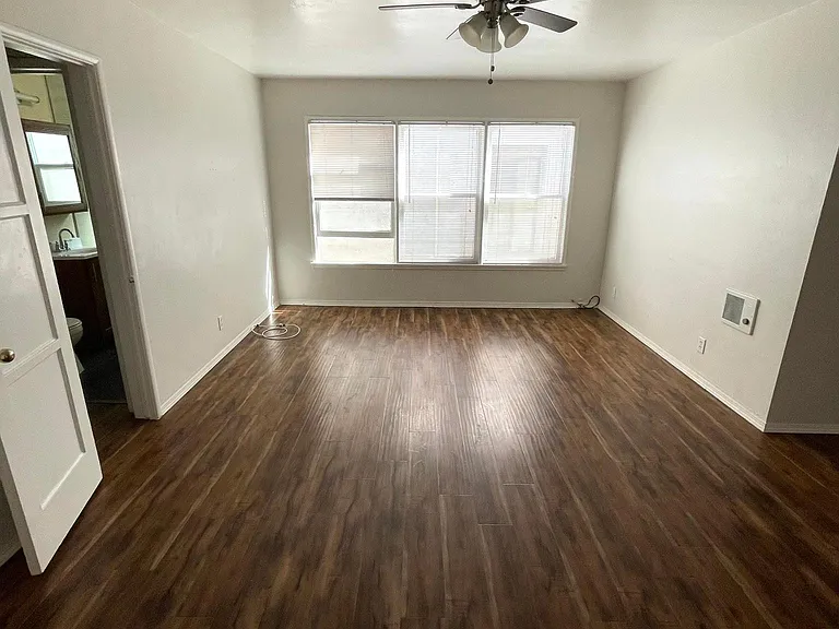 1405 E Ocean Blvd #3 — Photo 2
