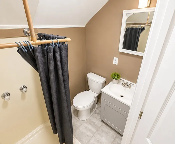 307 Alsobrook St — Photo 8