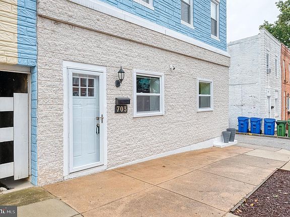 3rd image of 703 S Clinton St
