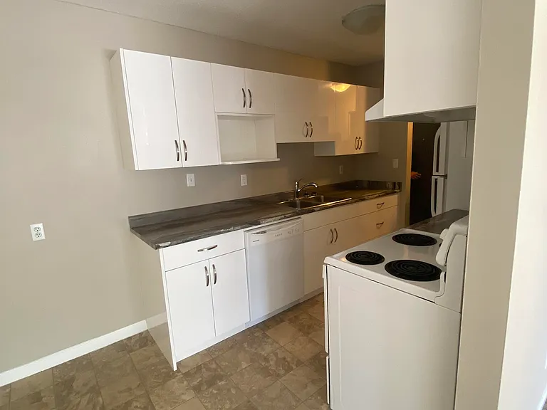 885 Craigflower Rd — Photo 20