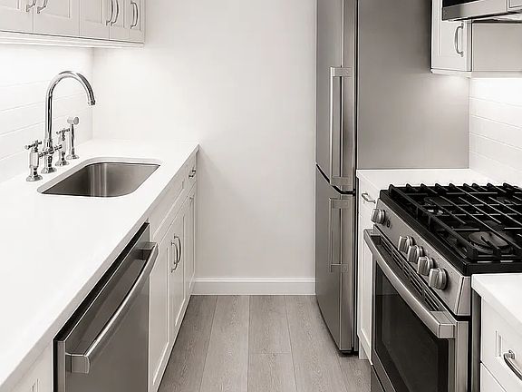 4th image of 136 E 55th St APT 7K