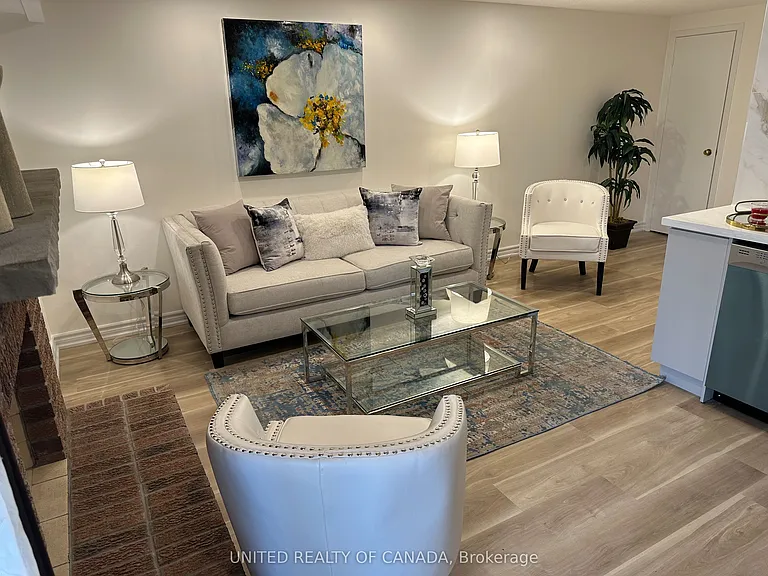 102 Baywood Ct — Photo 42