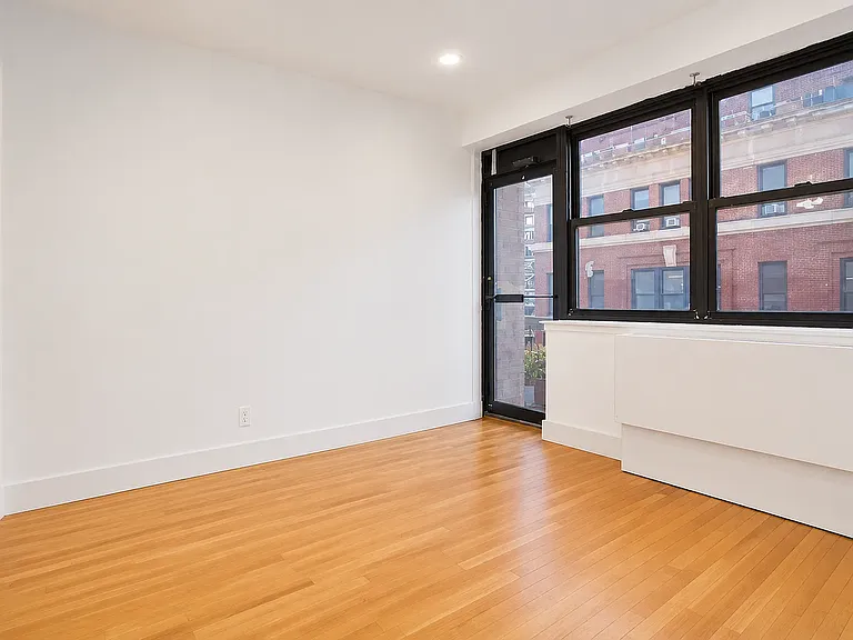 207 E 37th St #5A — Photo 10