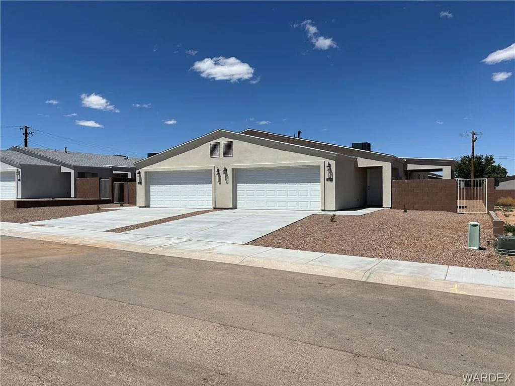 3 bed, 2.0 bath, 1175 sqft, $2,800 — Photo 2