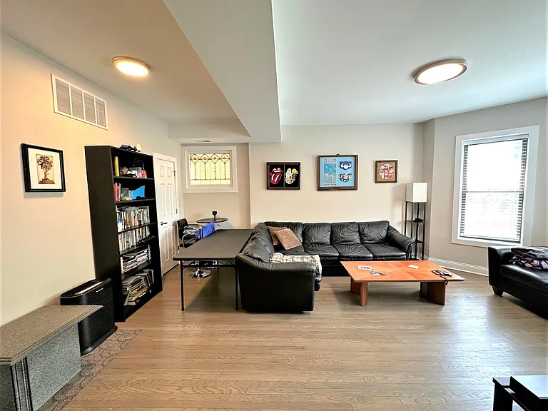 4435 N Paulina St #2 — Photo 4