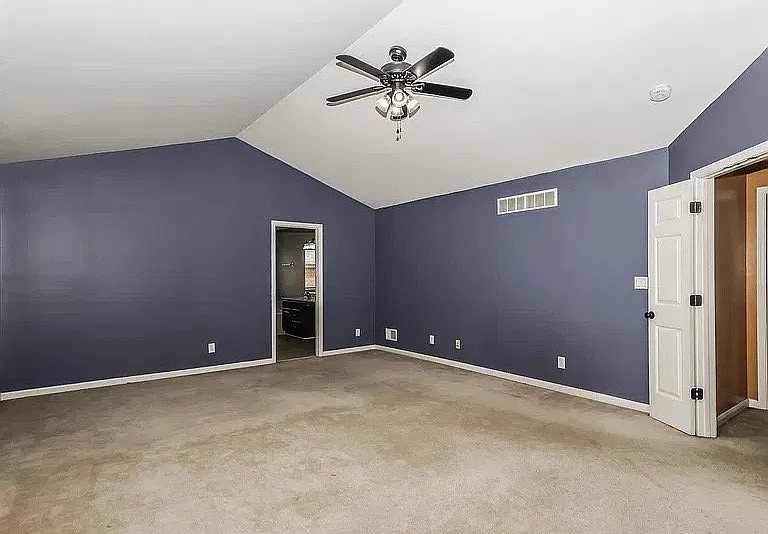 Housing — Photo 3