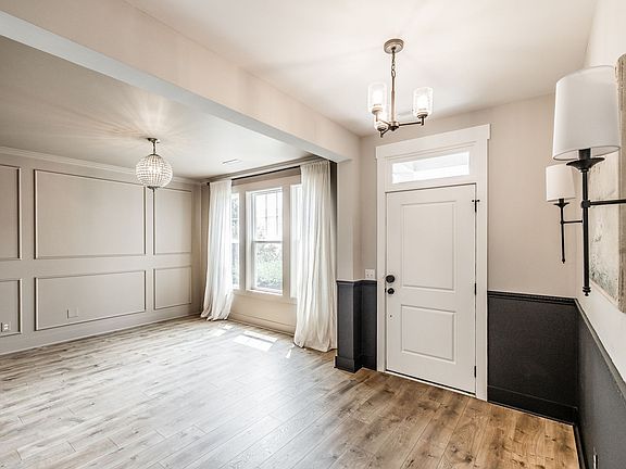 5th image of 210 Woodhall Ct