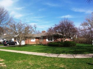 305 Jeffery Ln, Northfield, IL