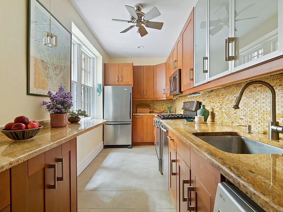1st image of 20 Pierrepont St APT 1C