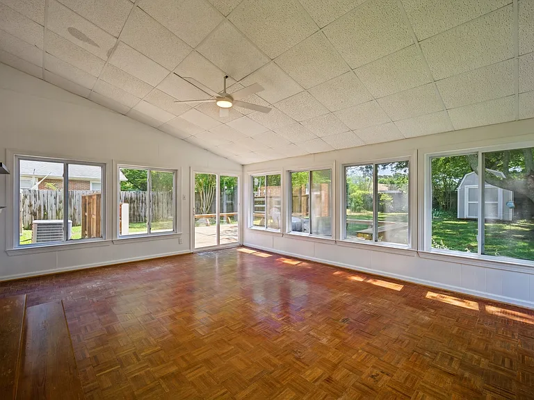 724 Yorkshire Dr — Photo 27