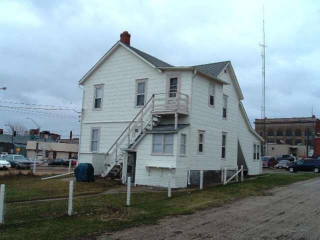 2nd image of 214-214.5 W Douglas St