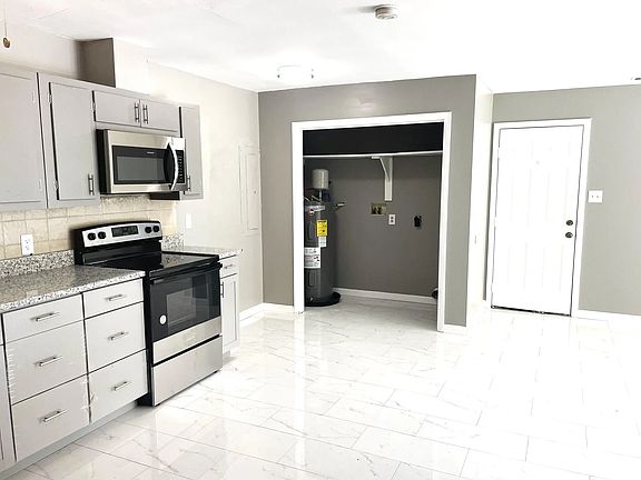 3rd image of 6411 Sheri Dr NW