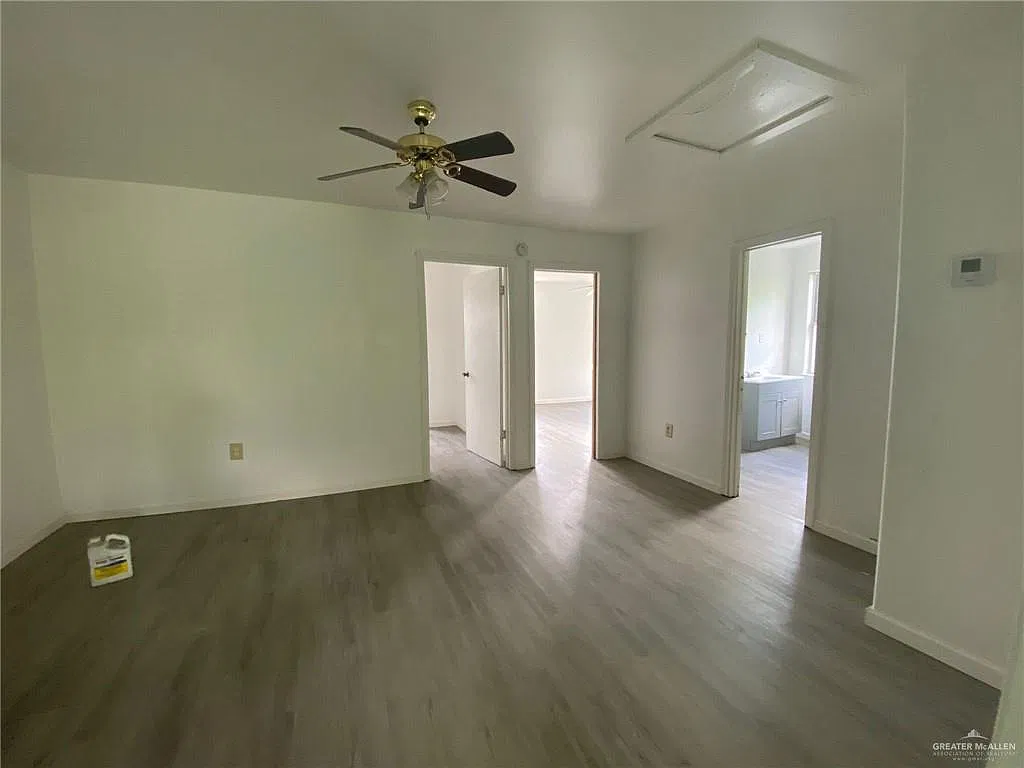 2 bed, 1.0 bath, 800 sqft, $700 — Photo 4