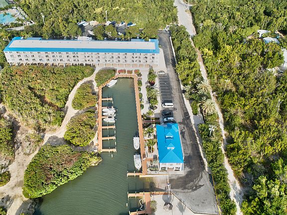 3rd image of 500 Burton Dr #1413