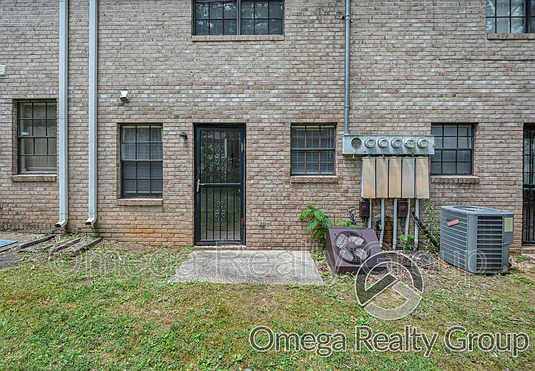 2109 Whetstone Ct — Photo 32