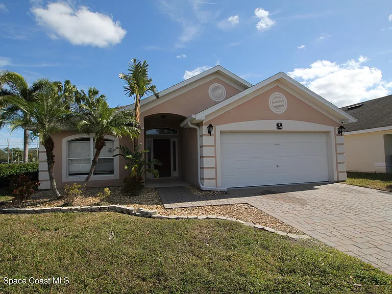2440 Bridgeport Cir — Photo 1