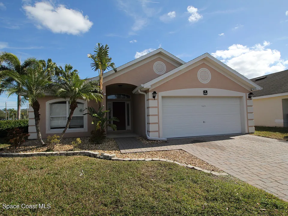 2440 Bridgeport Cir