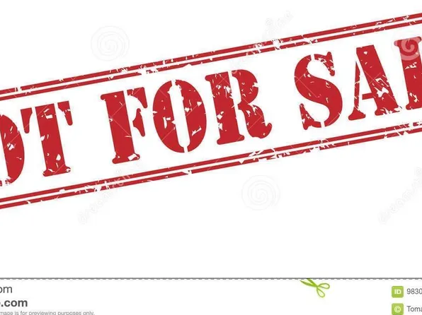 1913 Greenbelt Dr, Oskaloosa, IA 52577