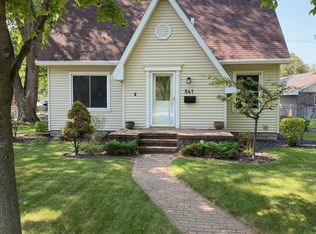 841 Wisconsin River Dr, Port Edwards, WI 54469