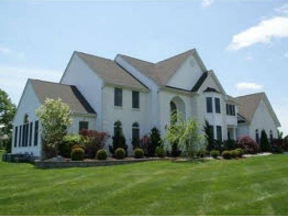 56 Woodland Dr