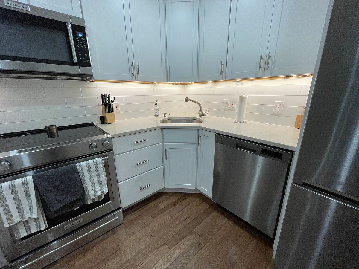 Building Photo - 144 Commonwealth Ave #9