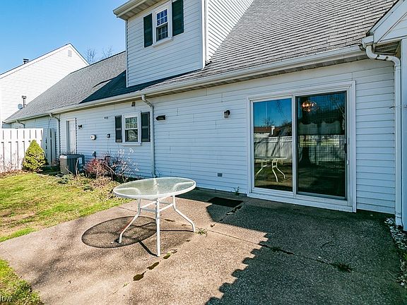 3rd image of 7027 Cobblestone Ln