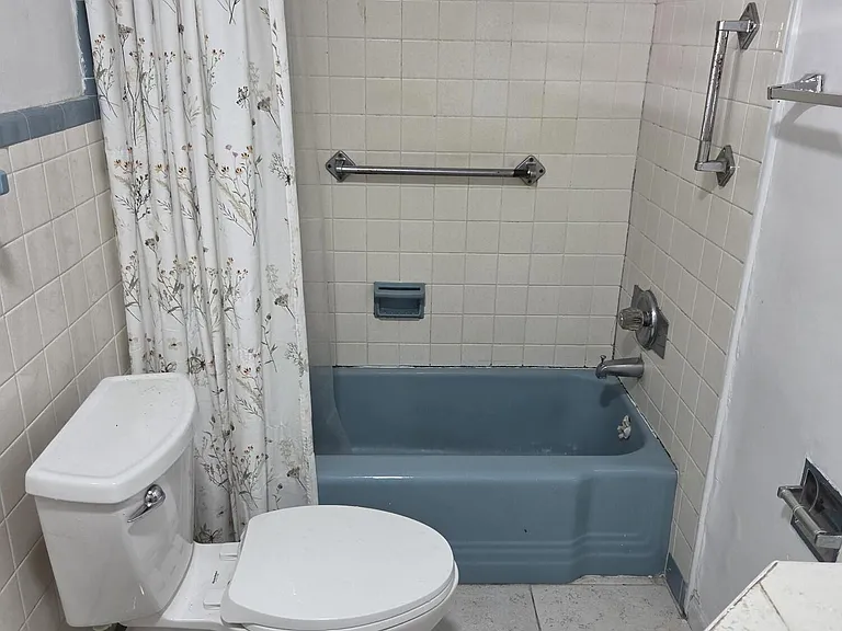 898 NE 39th St #2 — Photo 7