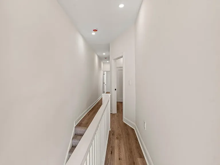 2921 W Oxford St — Photo 24