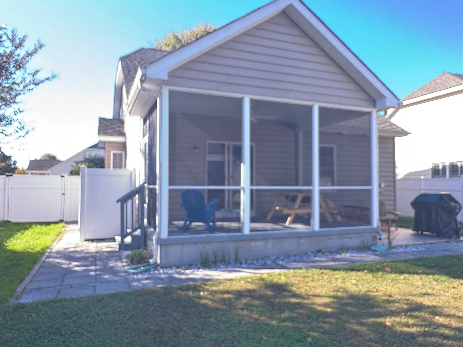 2 bed, 1.5 bath, 1100 sqft, $2,200 — Photo 3