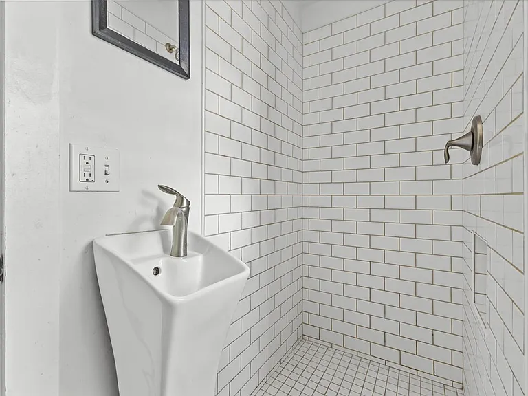 272 S Winooski Ave #2 — Photo 12