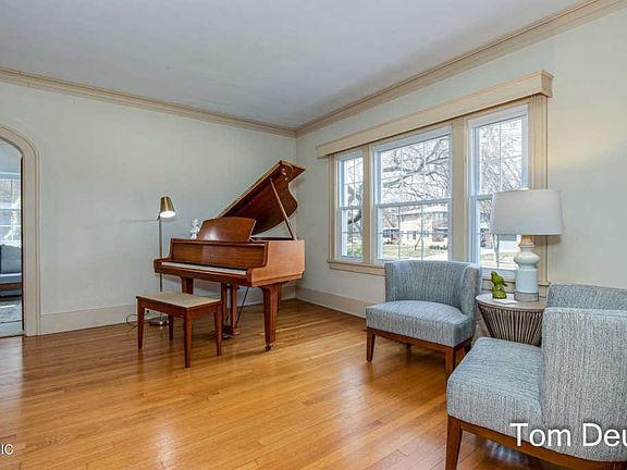 5th image of 830 Chippewa Dr SE