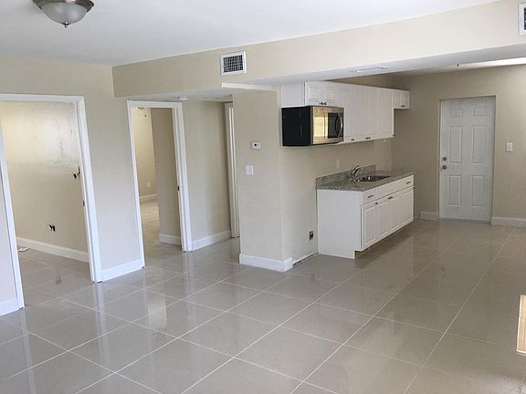 4th image of 19134 NW 2nd Ct Unit 3