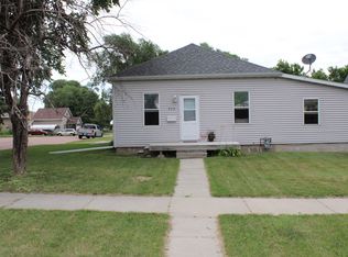 922 W 5th Ave, Mitchell, SD 57301