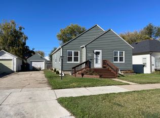 711 3rd Ave W, Williston, ND 58801