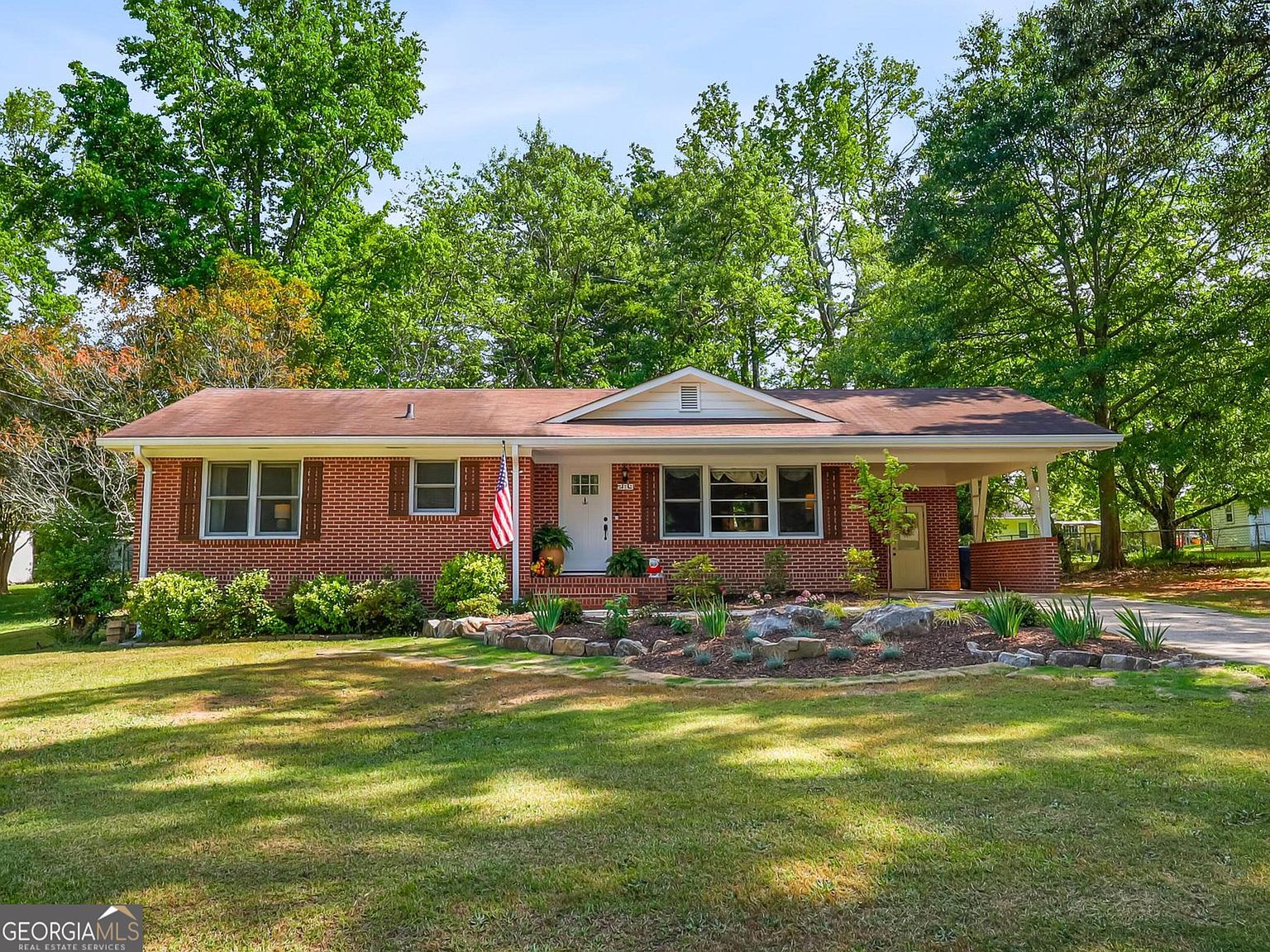289 Lumpkin St, Winder, GA 30680 | Zillow