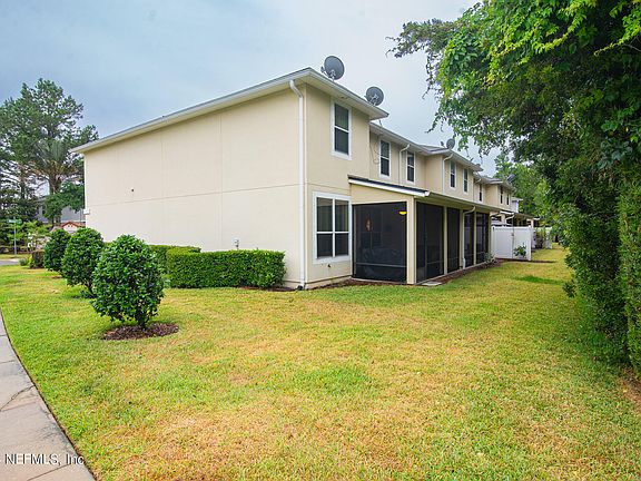 5th image of 400 WALNUT Drive