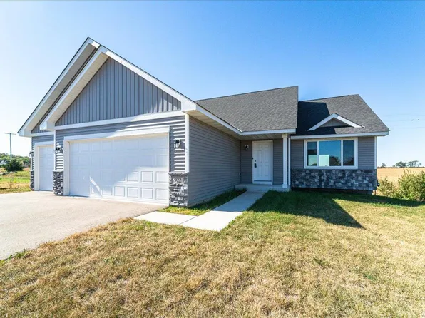 922 Prestwick Dr, Belle Plaine, MN 56011