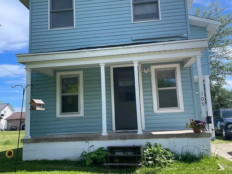 109 New Elm St — Photo 1