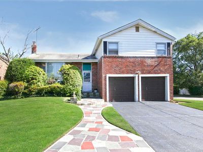 992 Jerome St, Baldwin, NY, 11510