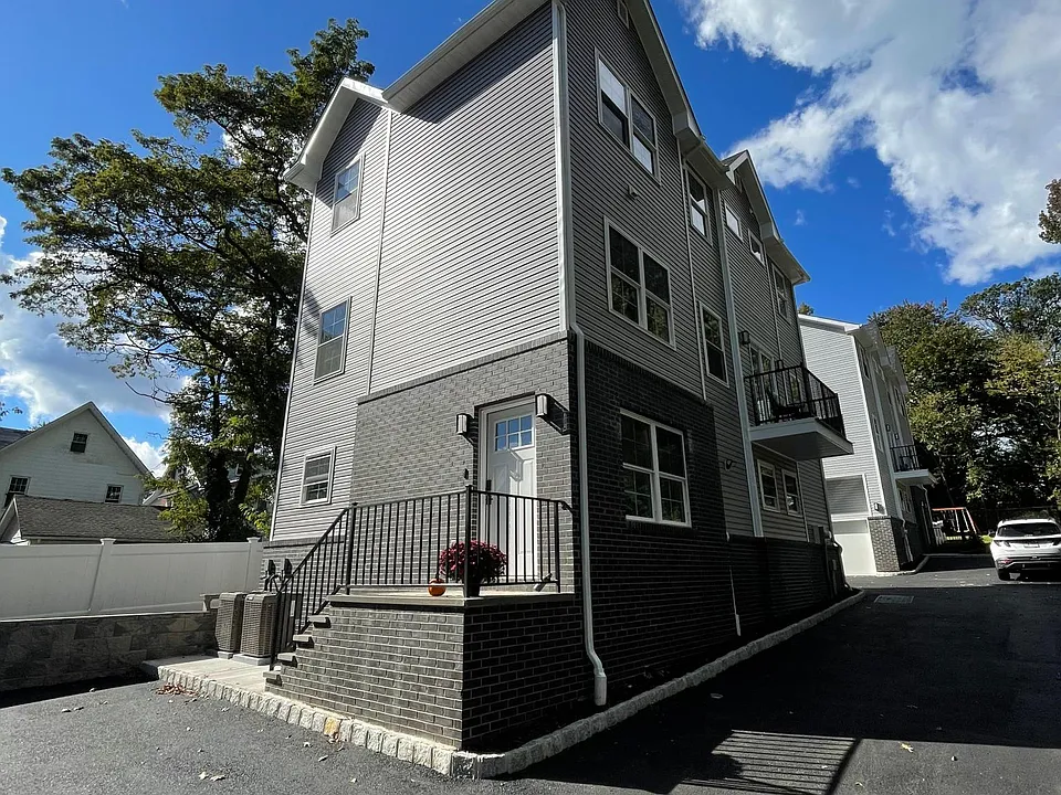 237 Boyden Ave