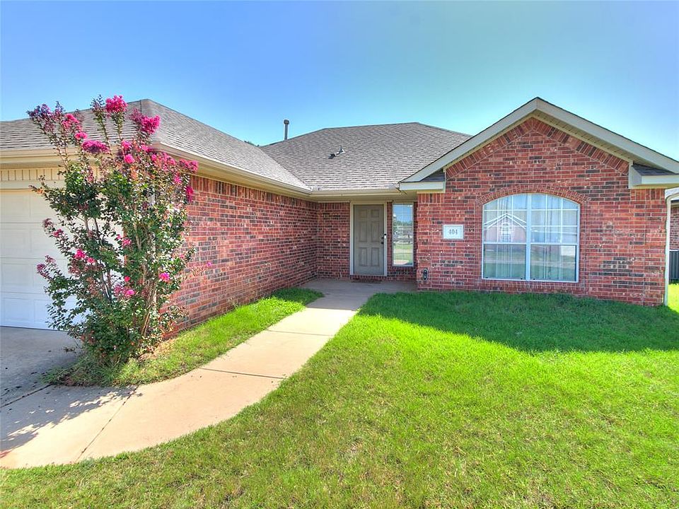 1st image of 404 S Castle Ridge Ln