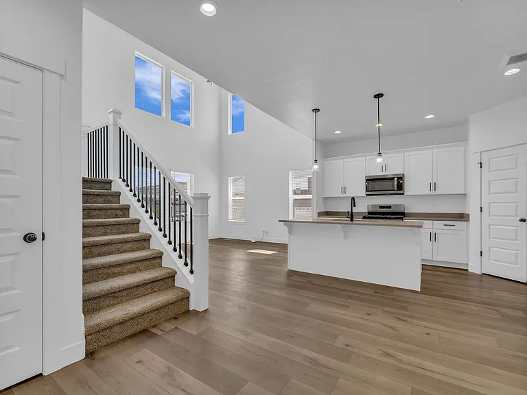 1290 N 3960 W — Photo 2