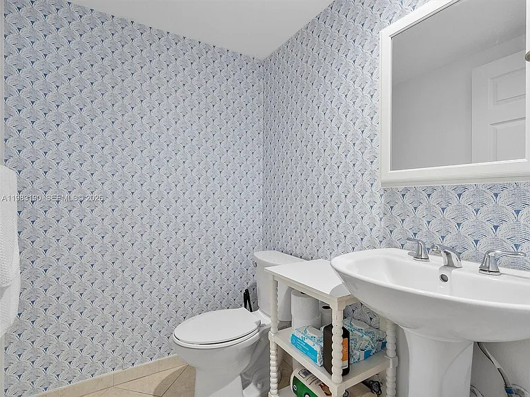 10350 W Bay Harbor Dr #4V — Photo 12